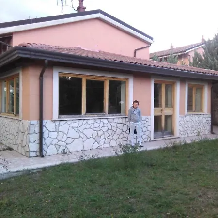 Semesterbostad Russo *